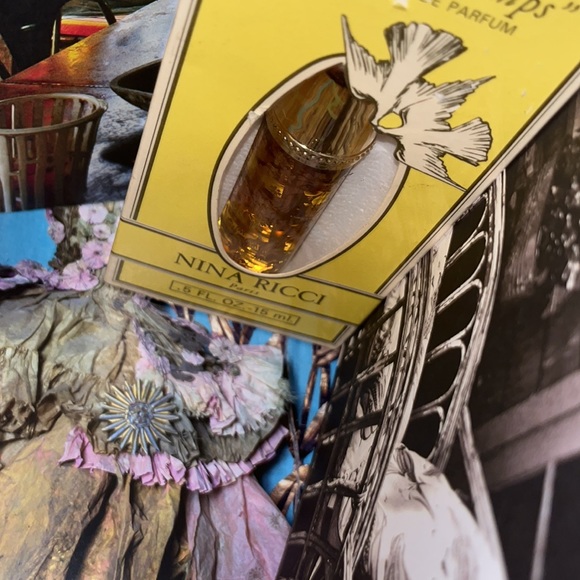 🕊 💎 🕊• 💎 Nina Ricci x Paris Vibes 💎• 🕊💎🕊 - Picture 2 of 4